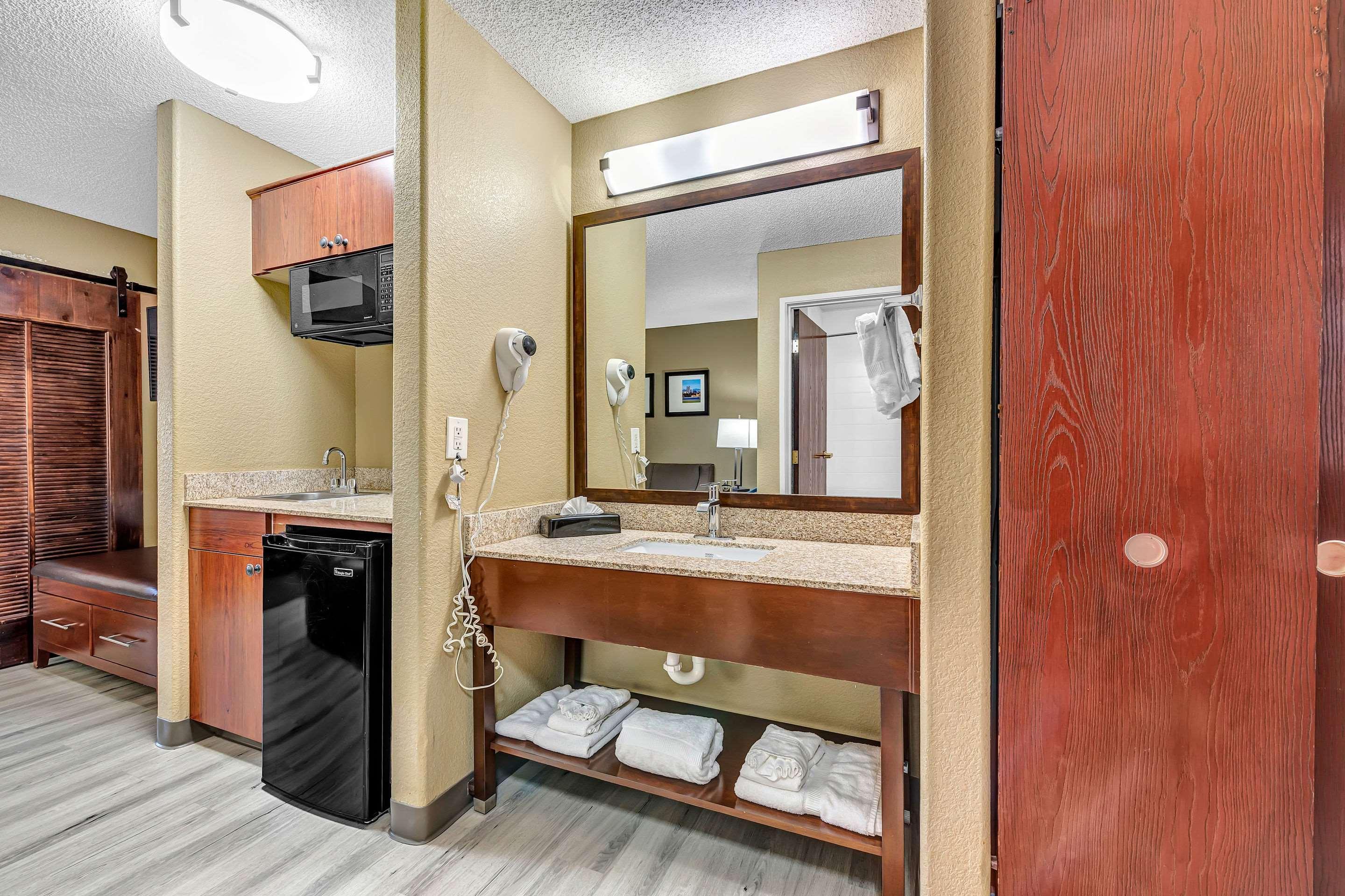 Comfort - Denver Lakewood